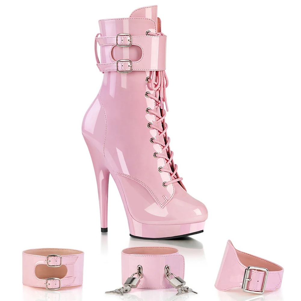 ‼️ISO‼️FABULICIOUS SULTRY-1023 pink in size U.S. women’s 11 or 12!!!